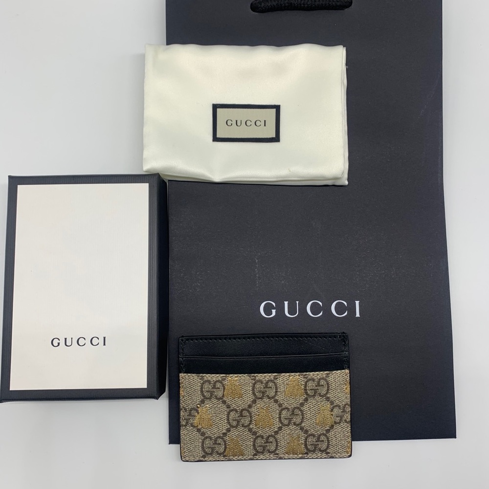 Gucci GG supreme bee cardholder
